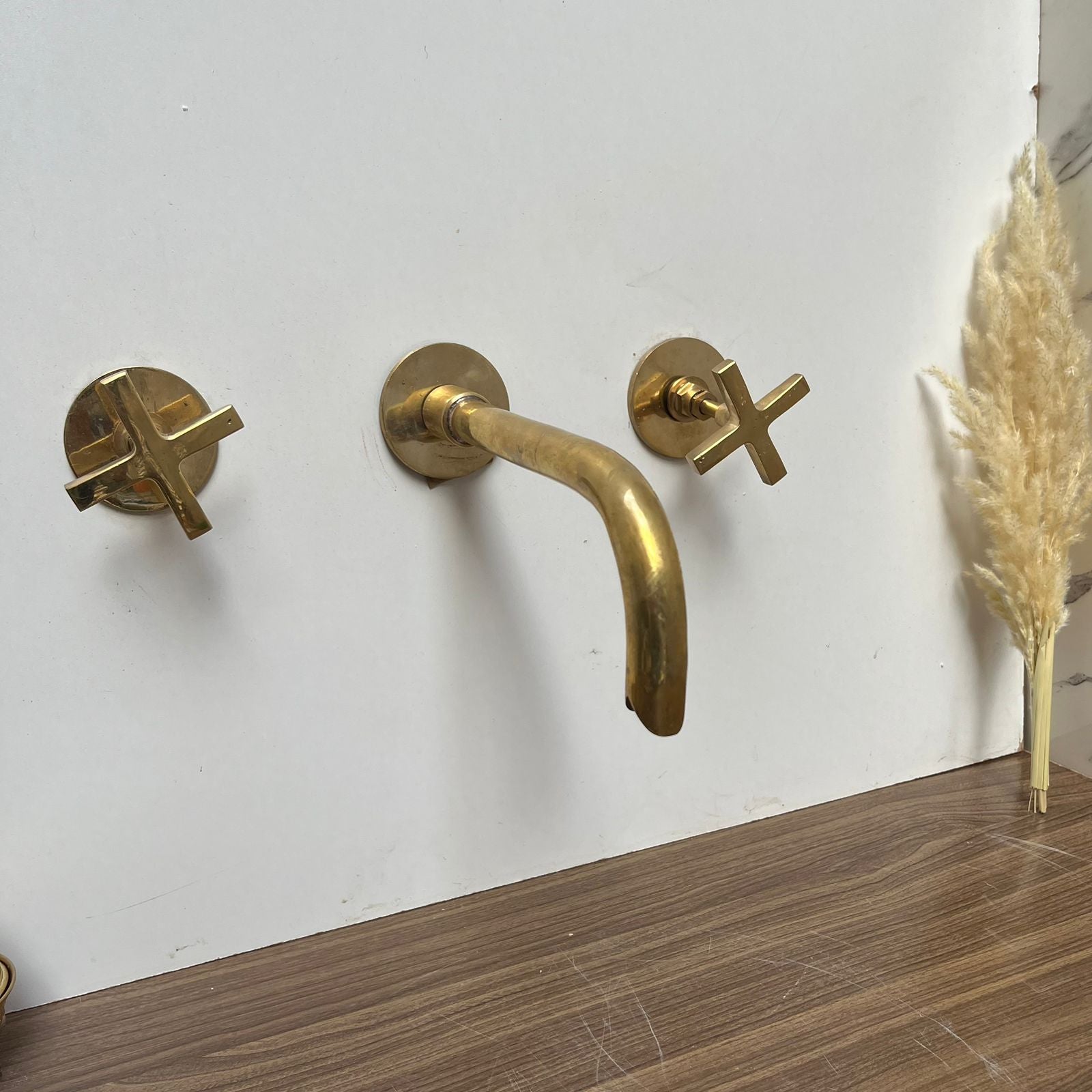 Rubinetto Artigianale Ottone Lucido — Collo a Cigno