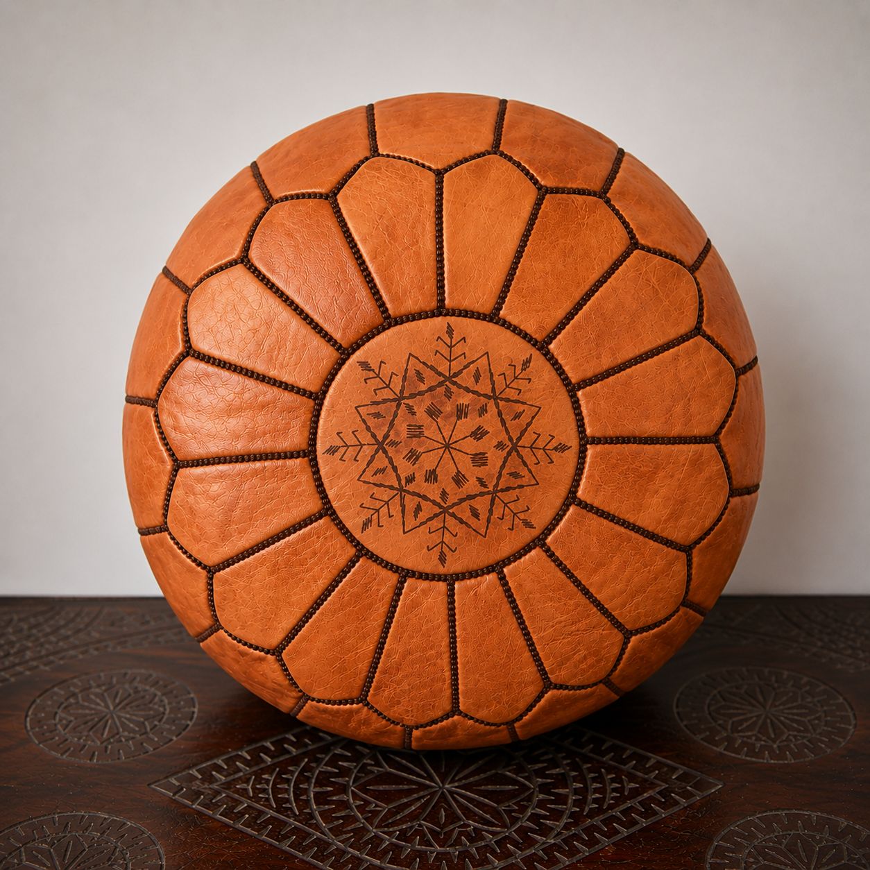 Pouf Marocchino in Pelle Artigianale – Arancio Terracotta