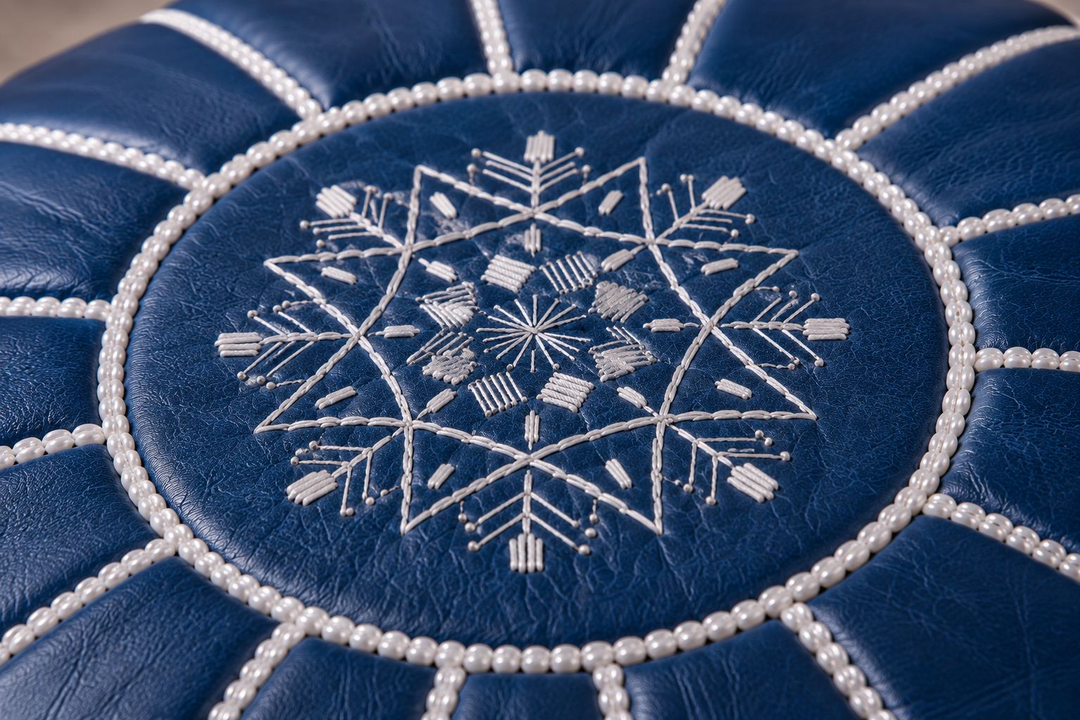 Pouf Marocchino in Pelle Artigianale – Blu Navy