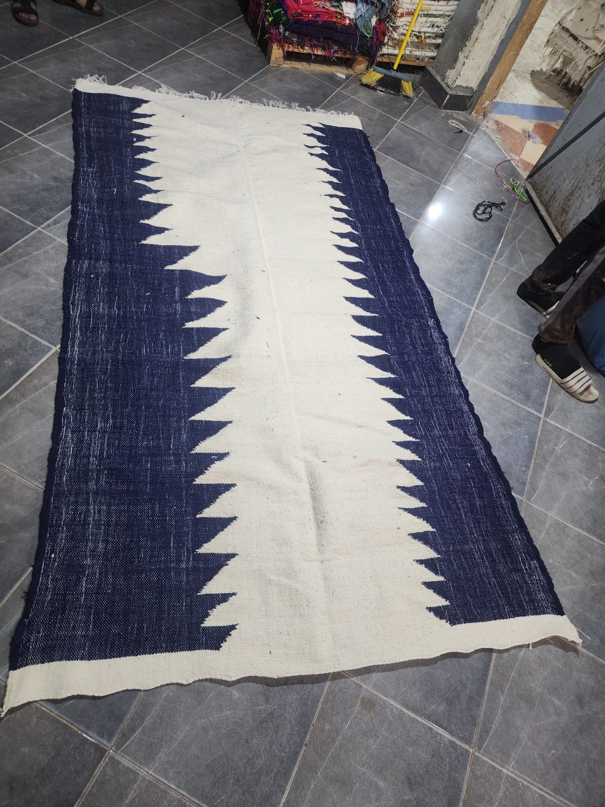 AMAYAS Tappeto Berbero Kilim Bicolore Blu Notte - foto originale